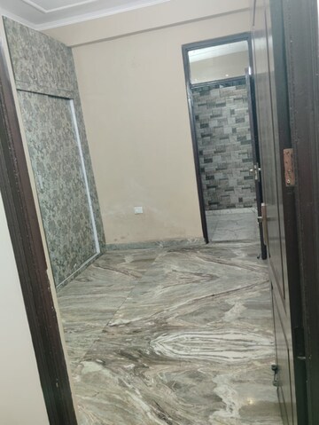 Room in 2 BHK Builder Floor at Gyan Khand I – for Sale