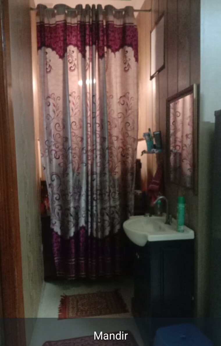 Living Room, new panchvati colony 3 Bedroom 120 Sq.Yd. Builder Floor In New Panchvati Colony Ghaziabad 9602664