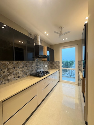 Building Lobby in 4 BHK Builder Floor at SS Southend Floors, South City 2 – for Sale