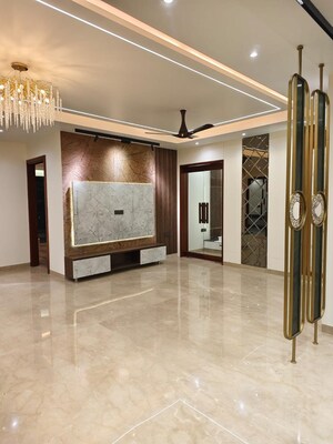 Room in 4 BHK Builder Floor at Sushant Lok 3, Sector 57 – for Sale