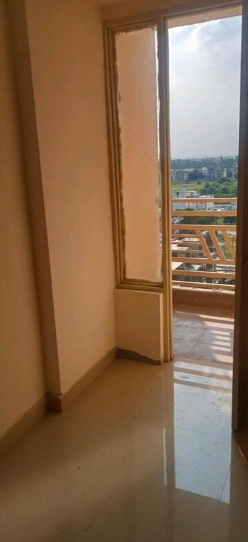 Room in 3 BHK Apartment at Adore Happy Homes Pride, Sector 75 – for Rent