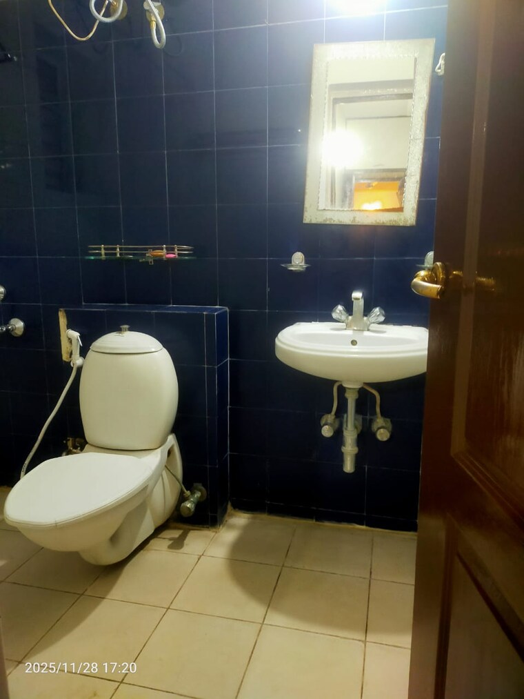 Bathroom, india-platinum-city 2 Bedroom 1165 Sq.Ft. Apartment In Yeshwanthpur Bangalore 9602748