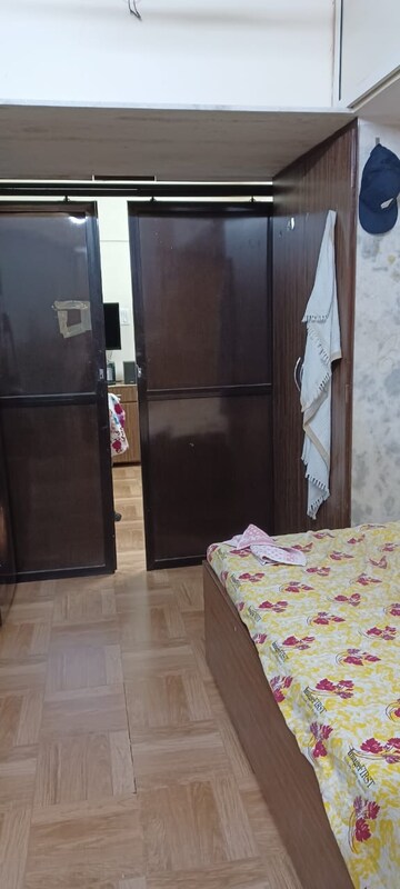 Furnished Amenities in 1 RK Apartment at Navbharat Sahyog CHS, Goregaon East – for Rent