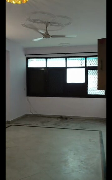 Room in 3 BHK Apartment at Sector 3 Dwarka – for Rent