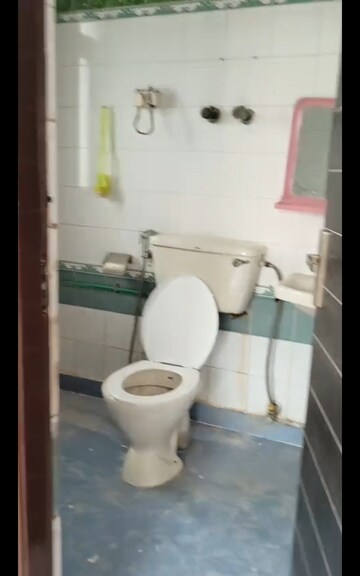 Bathroom in 3 BHK Apartment at Sector 3 Dwarka – for Rent