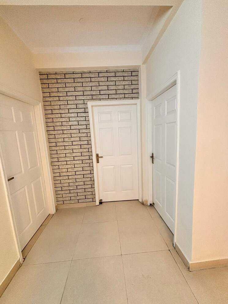 Bathroom, unitech-south-city-1 3 Bedroom 2099 Sq.Ft. Apartment In South City 1 Gurgaon 9602795