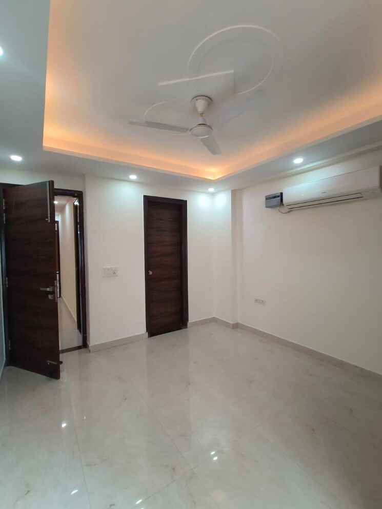Master Bedroom, gupta-awas 3 Bedroom 2700 Sq.Ft. Apartment In Sector 43 Gurgaon 9602801