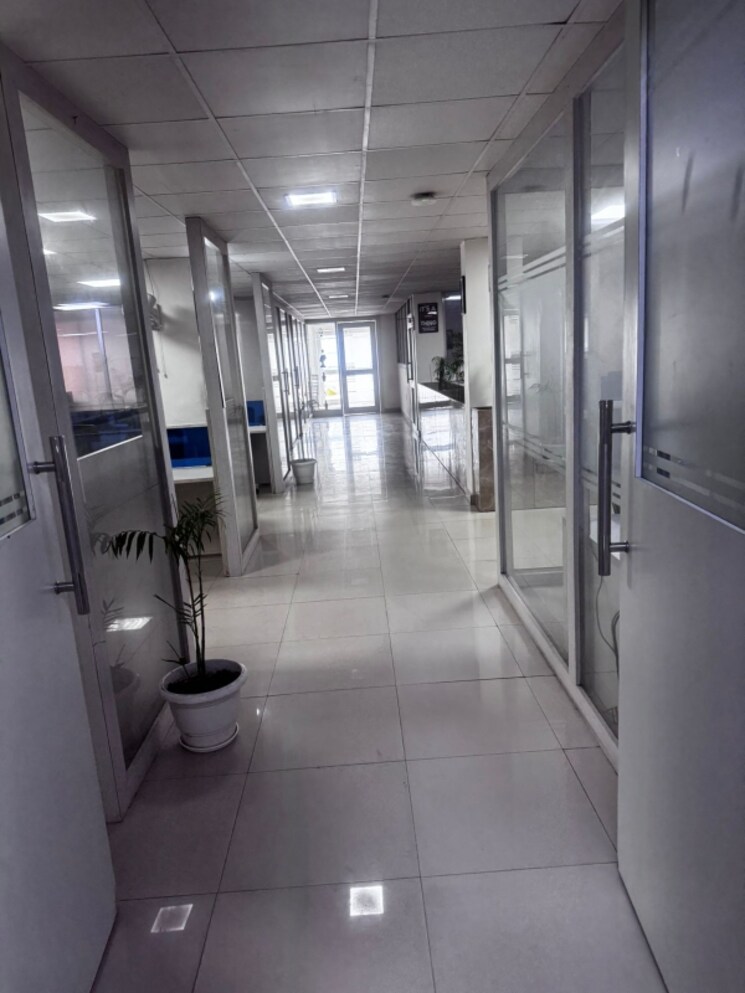 undefined, sector 3 Commercial Office Space 1500 Sq.Ft. In Sector 3 Noida 9602812