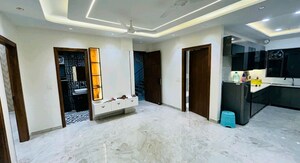 Room in 3 BHK Builder Floor at BPTP District 3, Sector 85 – for Rent