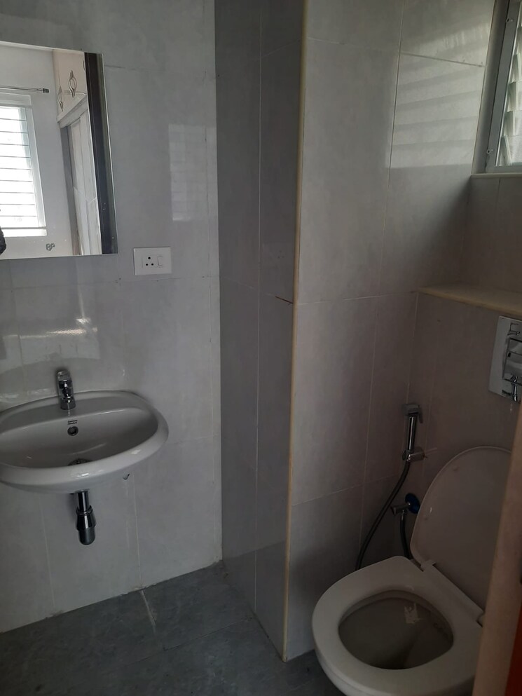 Bathroom, incor-one-city 3 Bedroom 1665 Sq.Ft. Apartment In Kukatpally Hyderabad 9602832