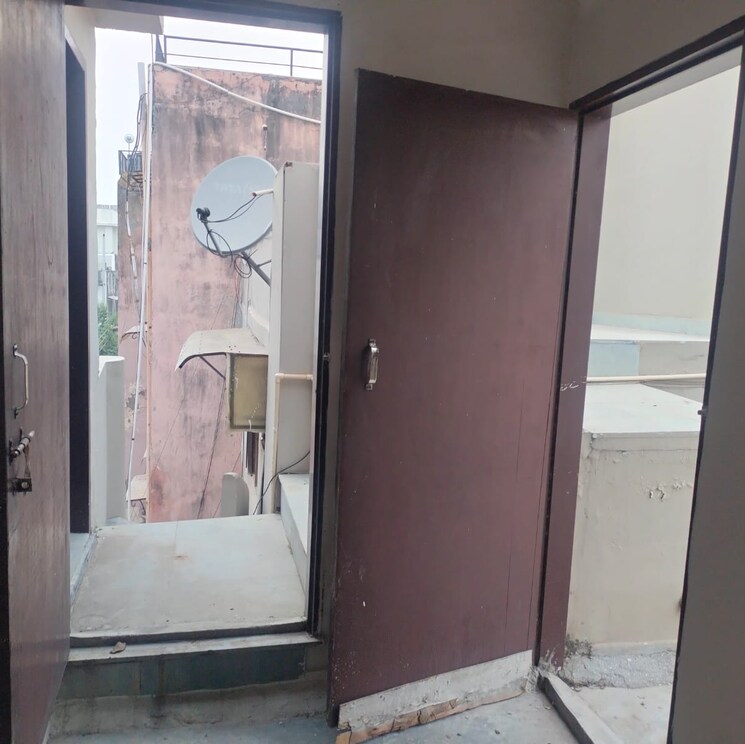 Bathroom, neeti bagh 1 Bedroom 300 Sq.Ft. Builder Floor In Neeti Bagh Delhi 9602830