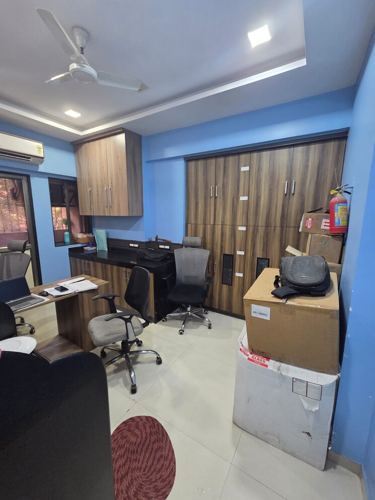 Team Area, rk-cosmos-chs Commercial Office Space 710 Sq.Ft. In Thane West Thane 9602833