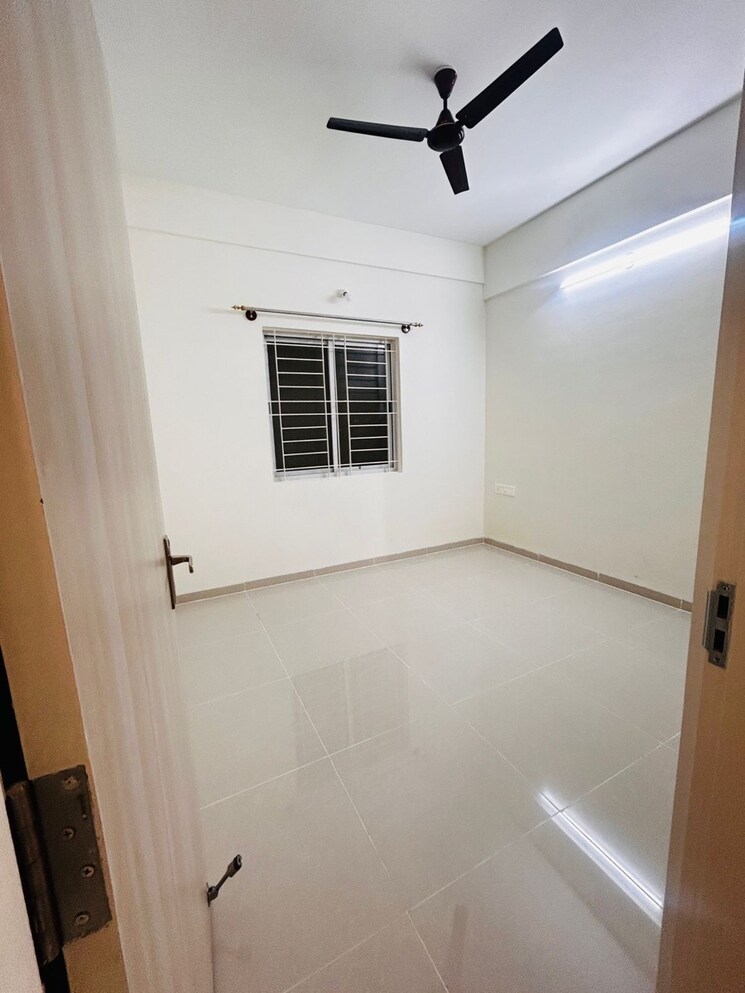 Room, ds-max-sahara 3 Bedroom 2000 Sq.Ft. Apartment In Hosa Road Bangalore 9602820