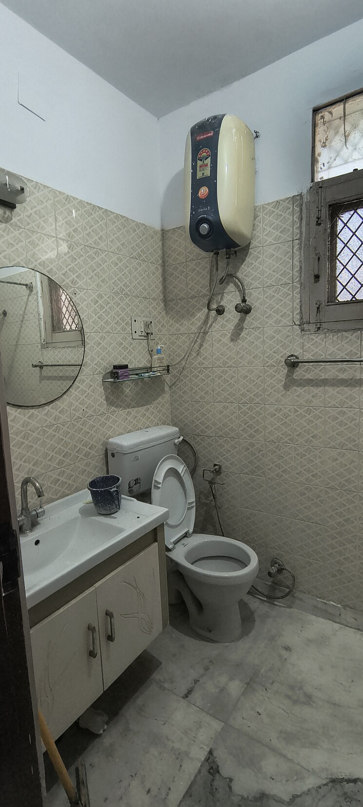 Bathroom, malviya nagar 2 Bedroom 900 Sq.Ft. Builder Floor In Malviya Nagar Delhi 9602863
