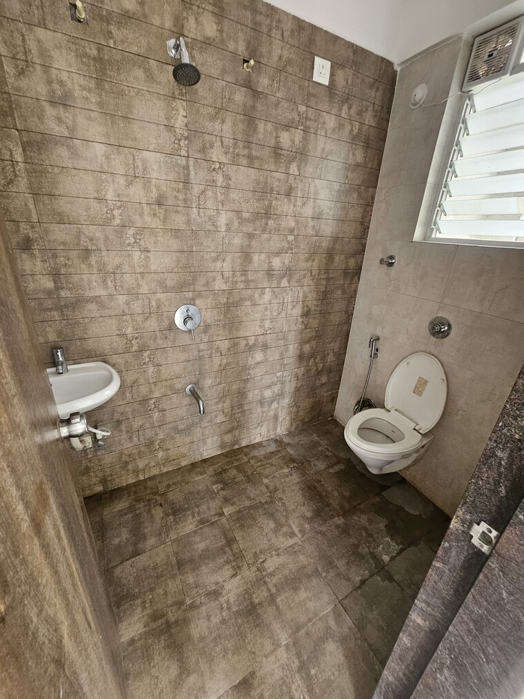 Bathroom, warje Commercial Office Space 450 Sq.Ft. In Warje Pune 9602861