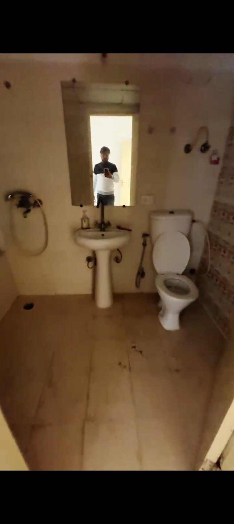 Bathroom, gaur-city-2-14th-avenue 2 Bedroom 1040 Sq.Ft. Apartment In Sector 16c Greater Noida Greater Noida 9602862