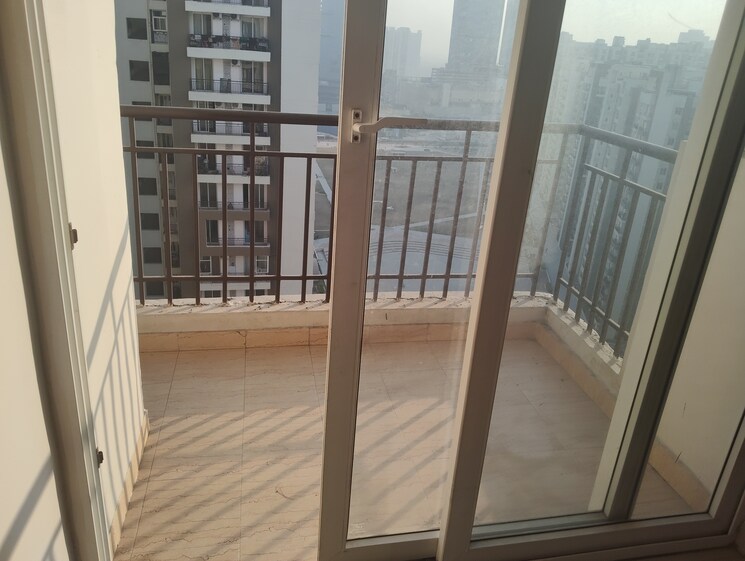 Balcony, amrapali-golf-homes 3 Bedroom 1595 Sq.Ft. Apartment In Sector 4 Greater Noida Greater Noida 9602881