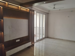 Room in 3 BHK Apartment at Amrapali Golf Homes, Sector 4 Greater Noida – for Sale