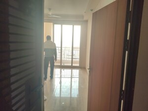 Room in 3 BHK Apartment at Amrapali Golf Homes, Sector 4 Greater Noida – for Sale