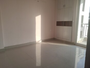 Amrapali Golf Homes