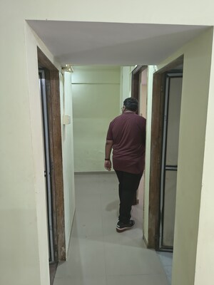 Furnished Amenities in 1 BHK Apartment at Kurla West – for Rent