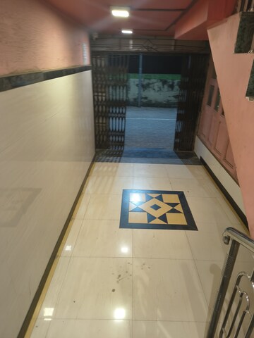 Room in 2 BHK Apartment at Kurla East – for Rent