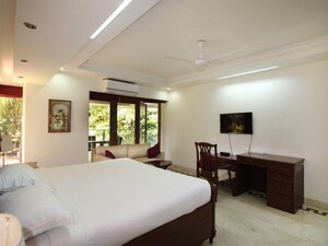 Bedroom in 4 BHK Apartment at Clefepete Apartment, Pali Hill – for Rent