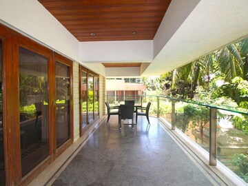 Balcony in 4 BHK Apartment at Clefepete Apartment, Pali Hill – for Rent