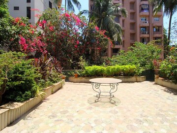 4 BHK Apartment – Garden View at Clefepete Apartment, Pali Hill - for Rent
