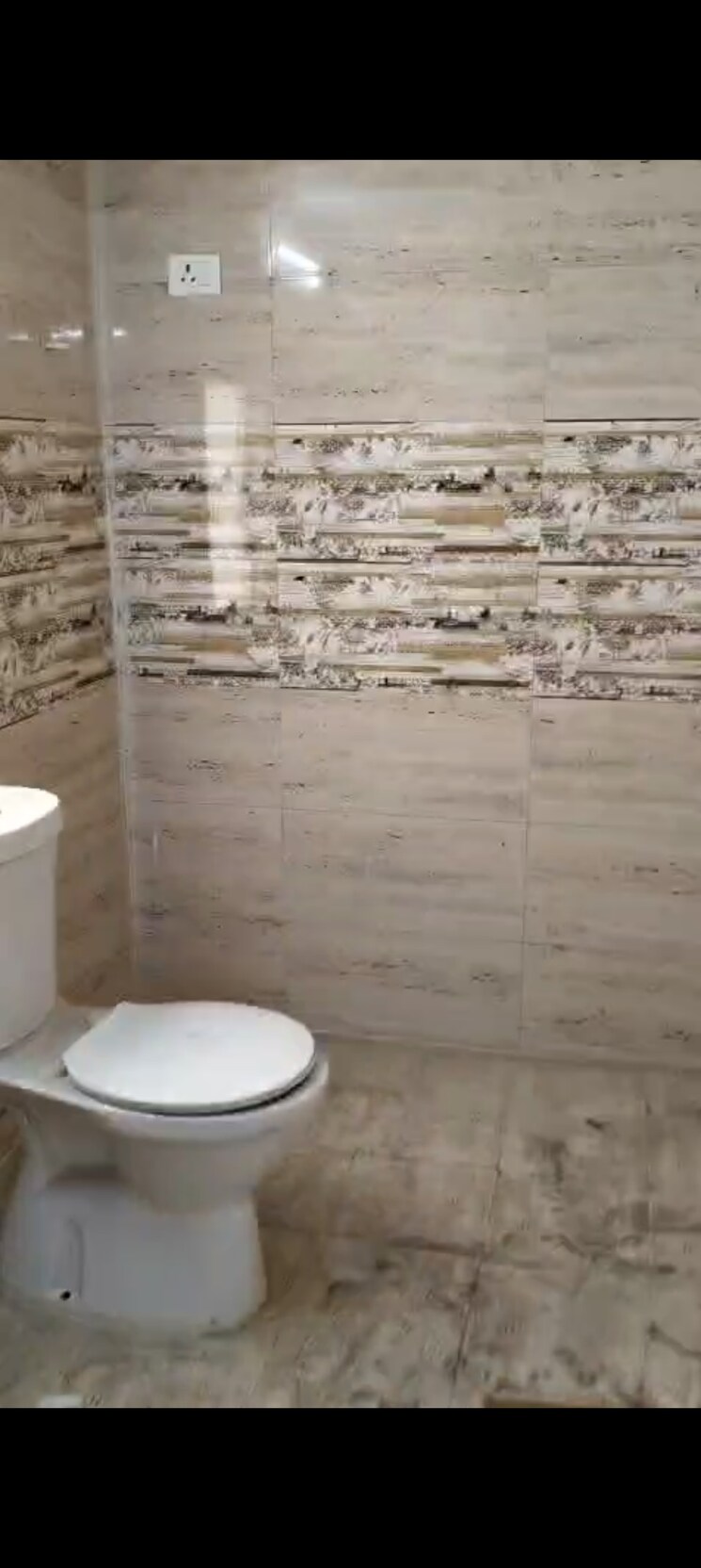 Bathroom, amrapali-golf-homes 3 Bedroom 1595 Sq.Ft. Apartment In Sector 4 Greater Noida Greater Noida 9602903