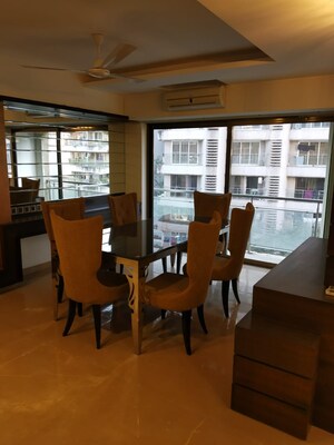 Team Area in 4 BHK Apartment at Steesha, Bandra West – for Rent