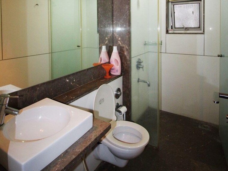 Bathroom, kamala-khandelwal-apartments 4 Bedroom 2270 Sq.Ft. Apartment In Khar West Mumbai 9602899