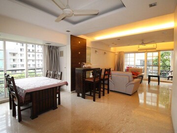 Living Room in 4 BHK Apartment at Kamala Khandelwal Apartments, Khar West – for Rent
