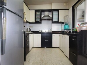 Kitchen in 4 BHK Apartment at Kamala Khandelwal Apartments, Khar West – for Rent