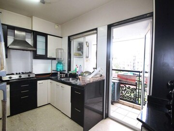 Kitchen in 4 BHK Apartment at Kamala Khandelwal Apartments, Khar West – for Rent