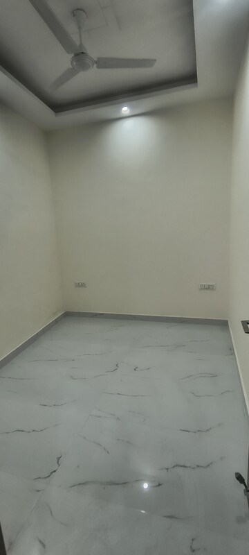 Room in 1 BHK Builder Floor at Panchsheel Vihar – for Sale