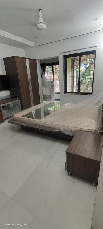 Balcony in 4 BHK Apartment at Bandra West – for Rent