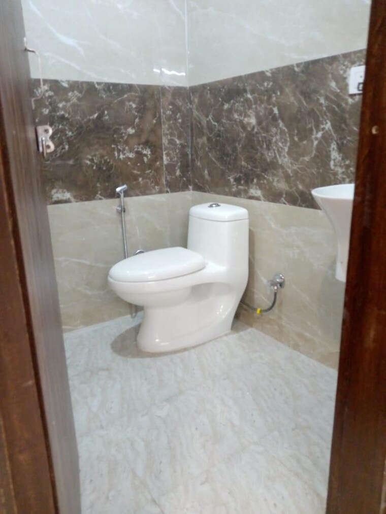 Bathroom, saket 1 Bedroom 450 Sq.Ft. Builder Floor In Saket Delhi 9602939