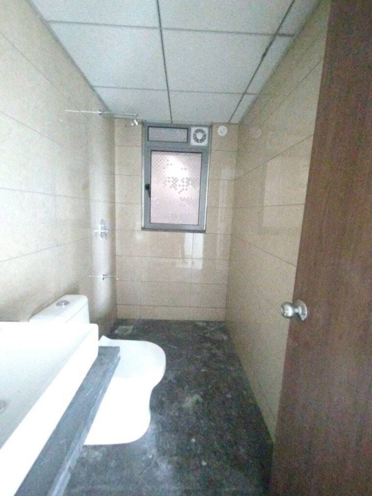 Bathroom, kalpataru-immensa-d 2 Bedroom 671 Sq.Ft. Apartment In Kolshet Road Thane 9602940