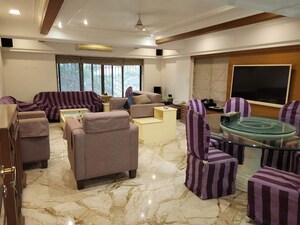 4 BHK Apartment For Rent in Santacruz West