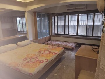 Bedroom in 4 BHK Apartment at Santacruz West – for Rent