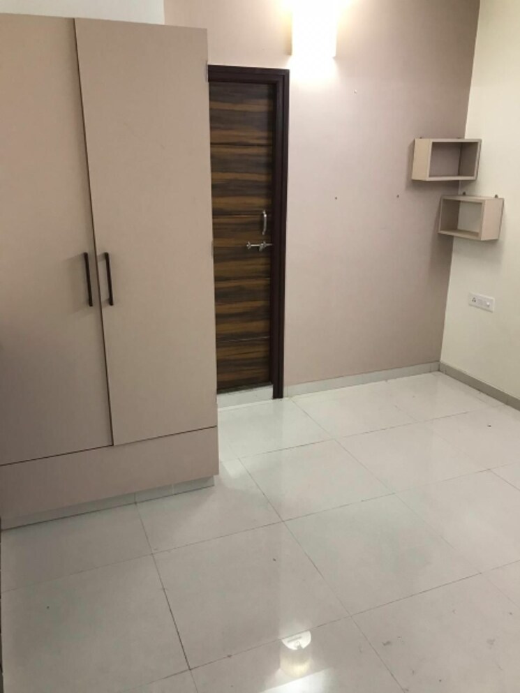 Room, sanand 4 Bedroom 1845 Sq.Ft. Villa In Sanand Ahmedabad 9602951