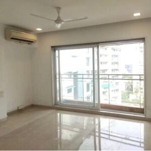 Room in 3.5 BHK Apartment at Karma Apartment Bandra West, Bandra West – for Rent