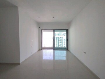 Room in 3 BHK Apartment at Kalpataru Immensa D, Kolshet Road – for Rent
