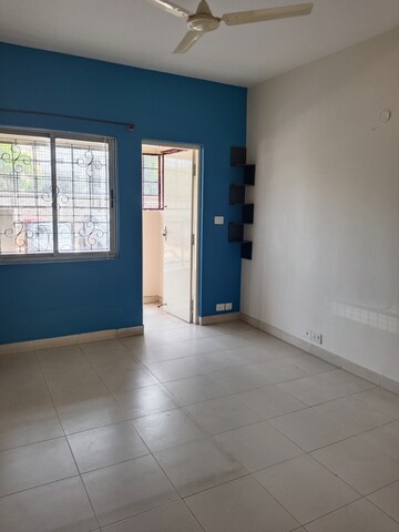 Room in 3 BHK Apartment at Unitech Heritage Estate, Yelahanka – for Rent