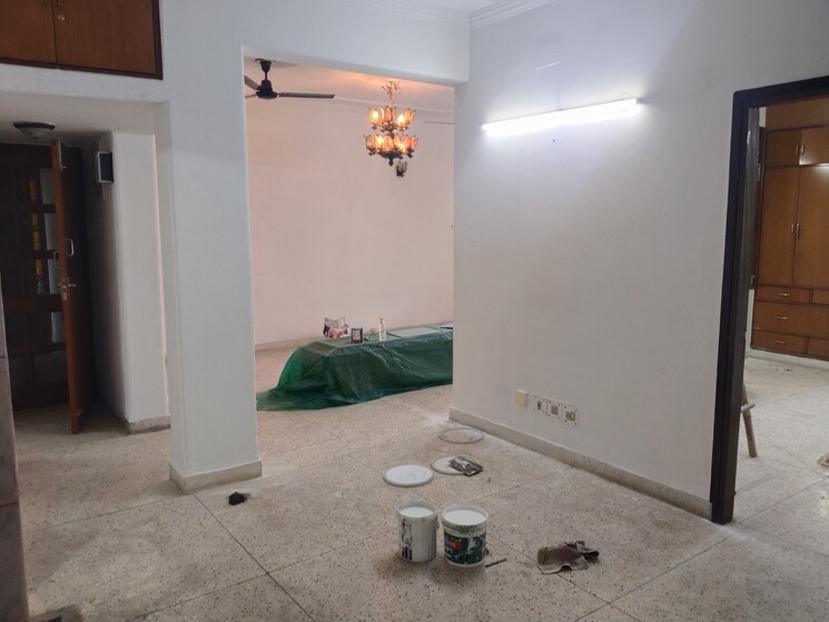 Room, sector 21c 3 Bedroom 1350 Sq.Ft. Apartment In Sector 21c Faridabad 9603005