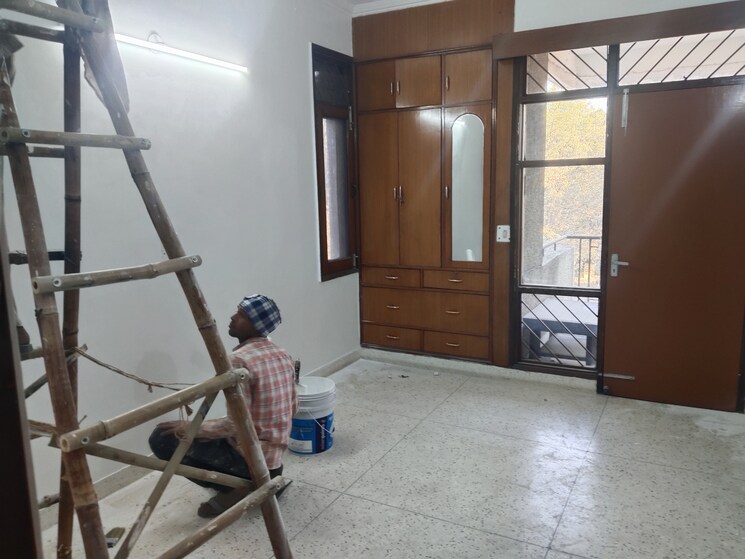 Room, sector 21c 3 Bedroom 1350 Sq.Ft. Apartment In Sector 21c Faridabad 9603005