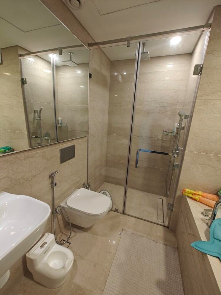 Bathroom, lodha-the-world-towers-world-one-tier-2 3 Bedroom 2709 Sq.Ft. Apartment In Worli Mumbai 9602992