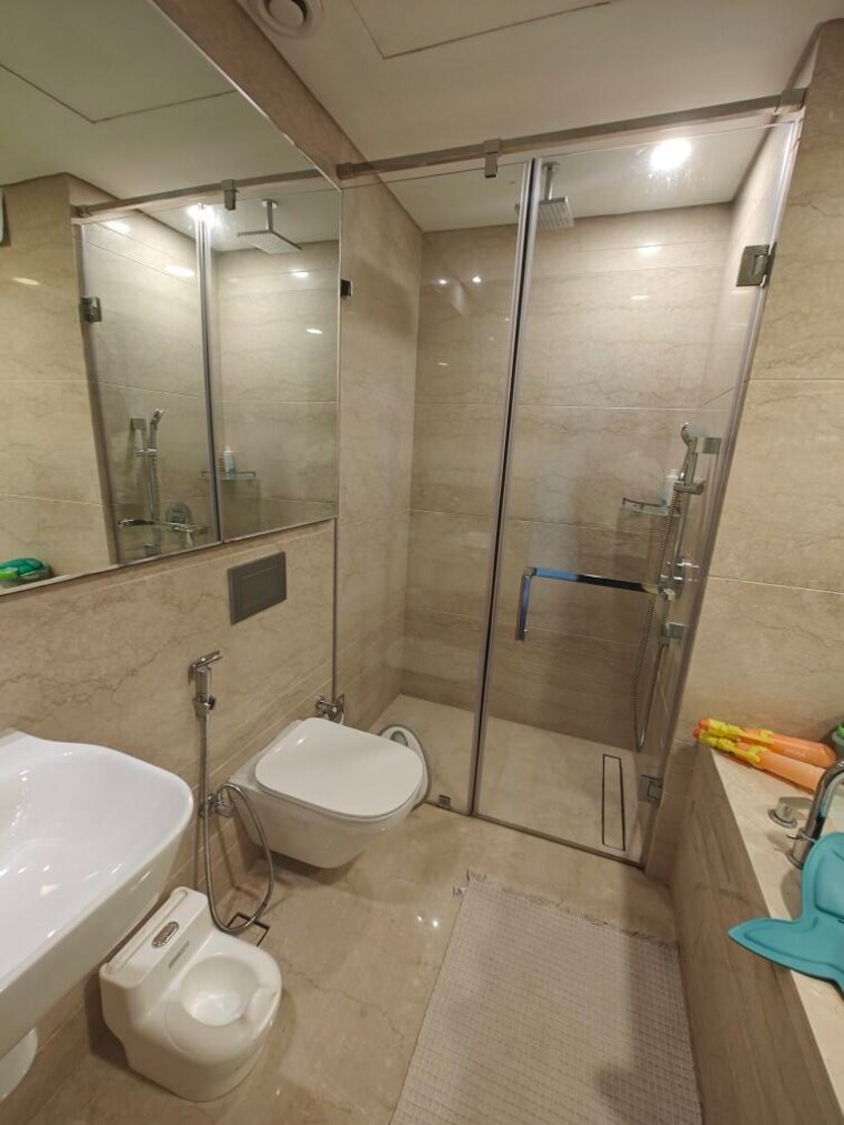 Bathroom, lodha-the-world-towers-world-one-tier-2 3 Bedroom 2709 Sq.Ft. Apartment In Worli Mumbai 9602992