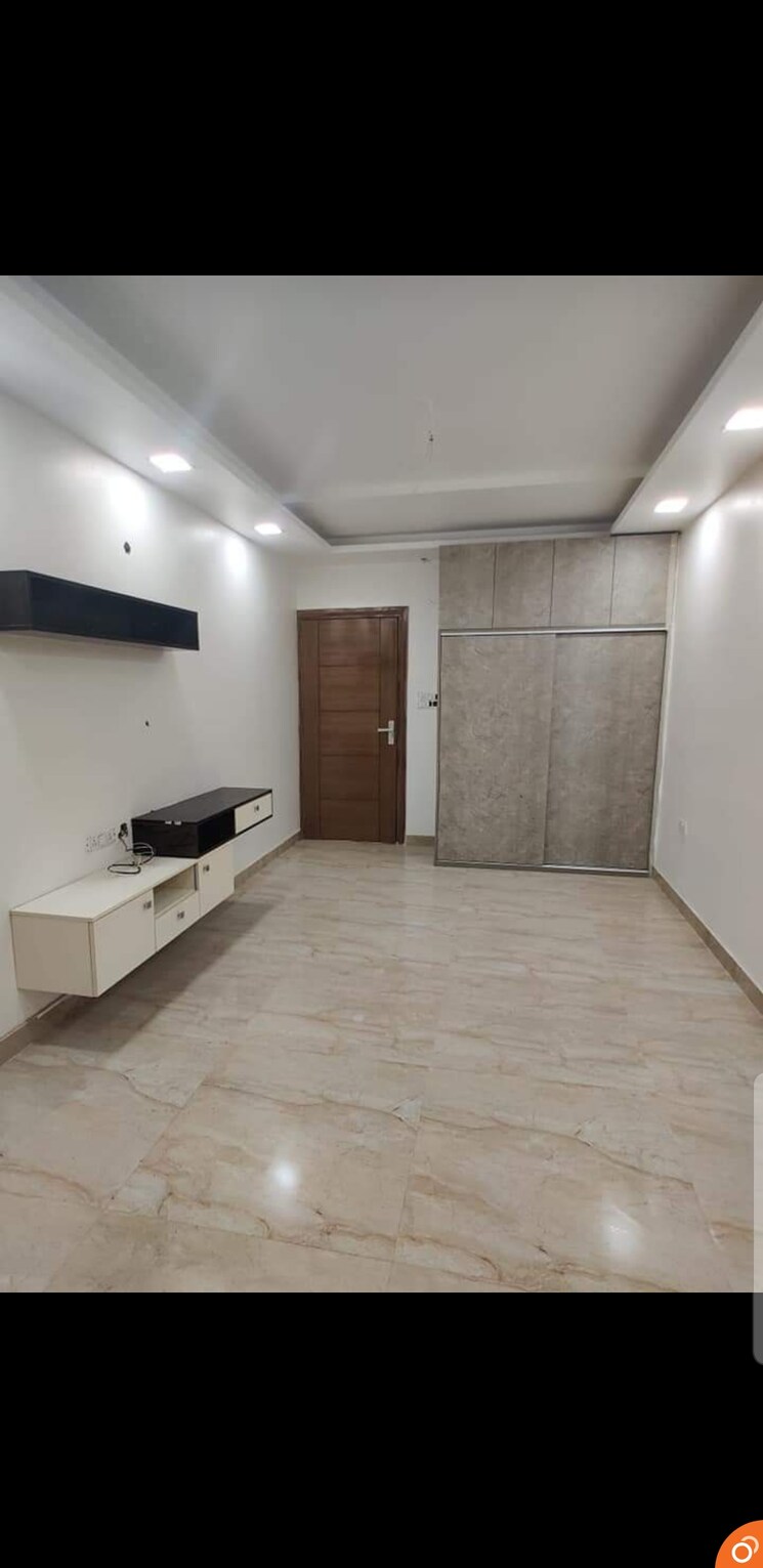 Room, sector 84 3 Bedroom 1350 Sq.Ft. Builder Floor In Sector 84 Faridabad 9603014